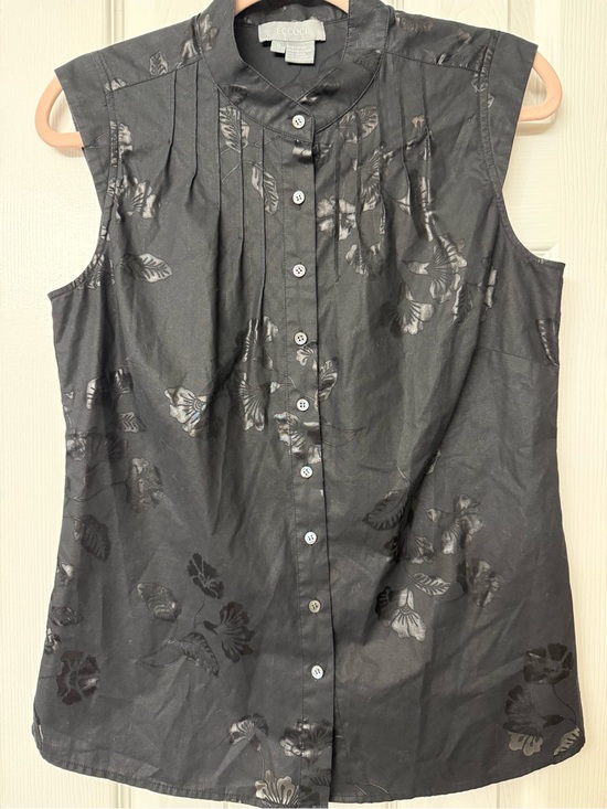 Eccoci Tops - Eccoci gorgeous top. Matte black with sheer black flowers